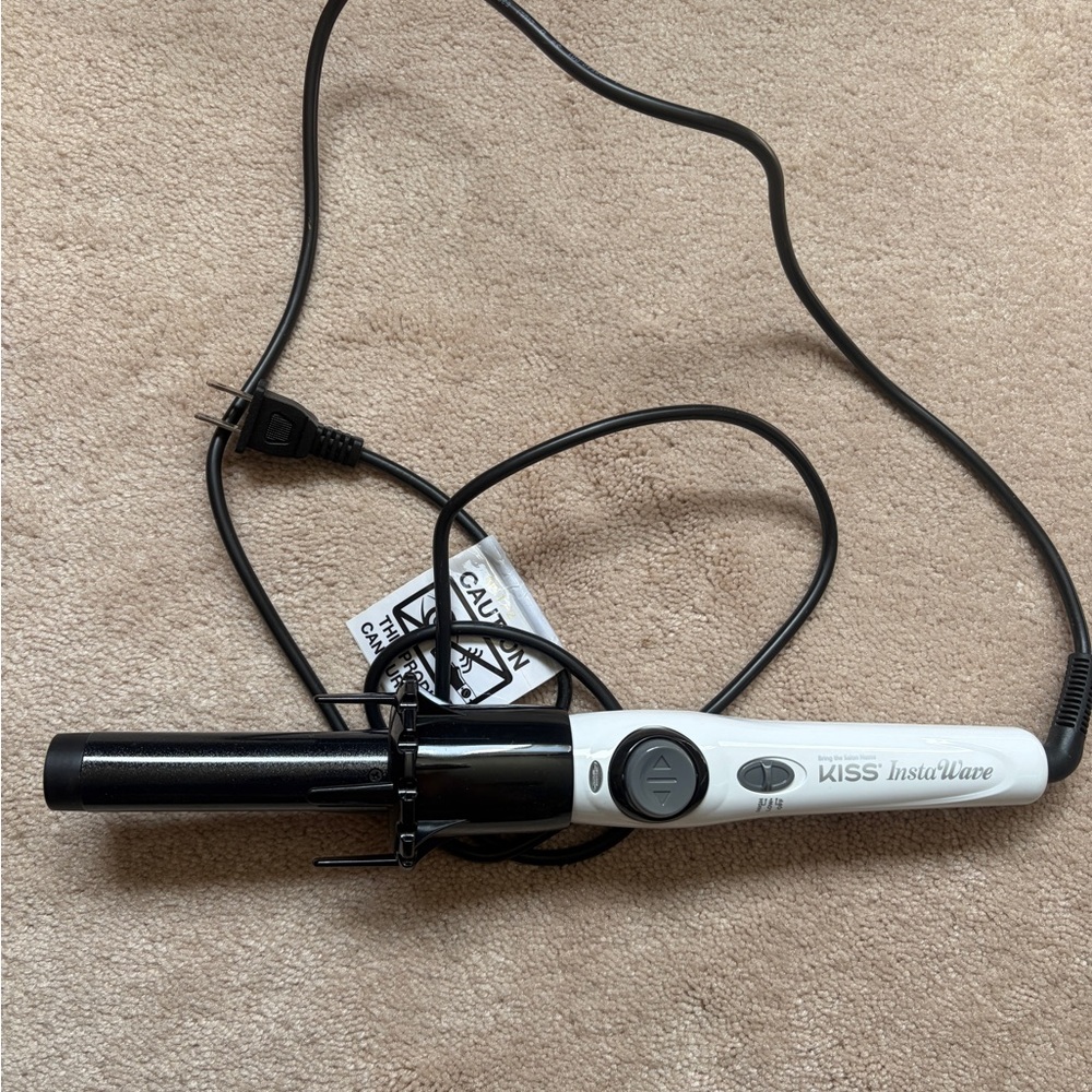Kiss InstaWave Curling Wand twirling spinning automatic tool. Hair waver.